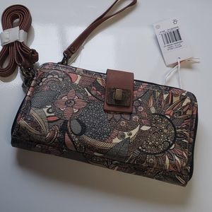 sakroots with crossbody strao